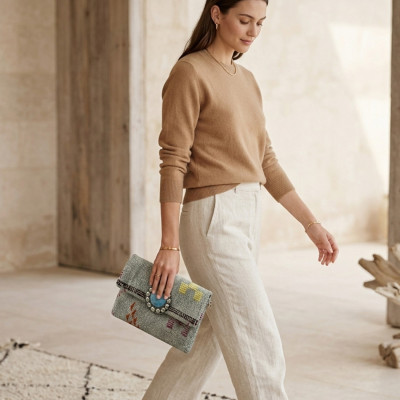 LA MORENA — NOMADIA | Luxury Handwoven Kilim Pochette - Turquoise Medallion